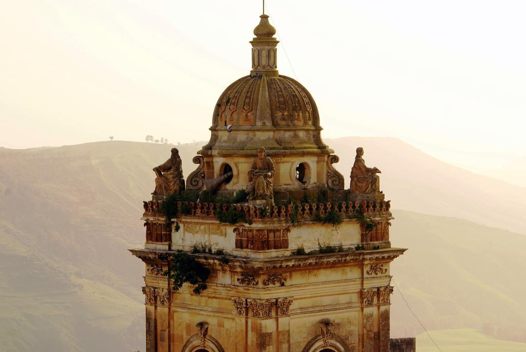 Trio D'Archi - Il Cortiletto Villa Caltagirone Buitenkant foto