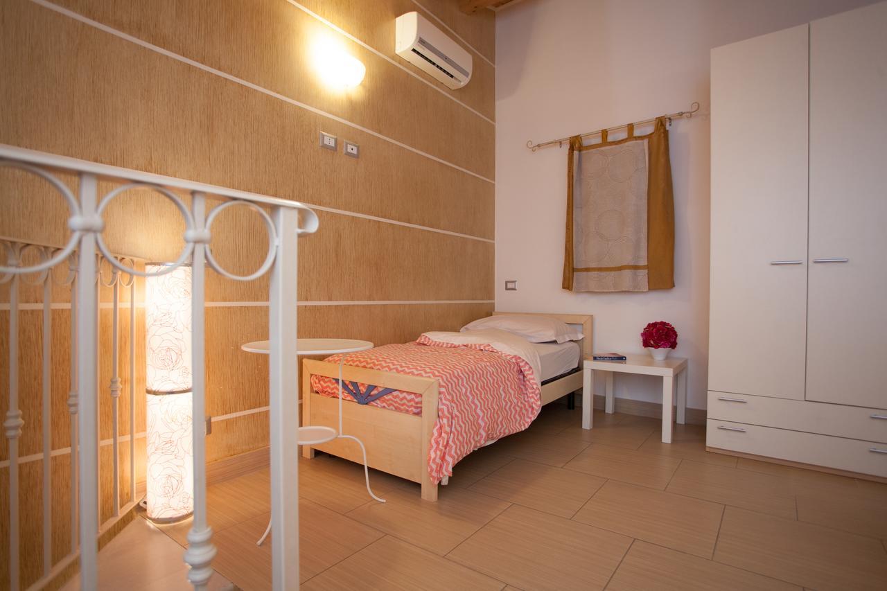 Trio D'Archi - Il Cortiletto Villa Caltagirone Buitenkant foto